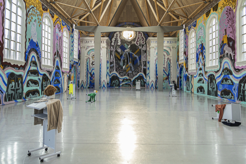 schurend paradijs, Gijs Frieling (wandschilderingen), Sander Breure en Witte van Hulzen (installaties op de kerkvloer), (Elleboogkerk, Langegracht/Amersfoort) 2022